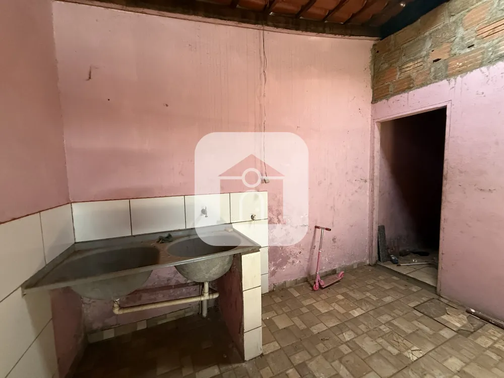 Alugar Casa / Padr&atilde;o em Uberl&acirc;ndia R$ 1.700,00 - Foto 4