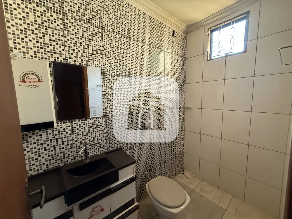 Alugar Casa / Padr&atilde;o em Uberl&acirc;ndia R$ 1.700,00 - Foto 12
