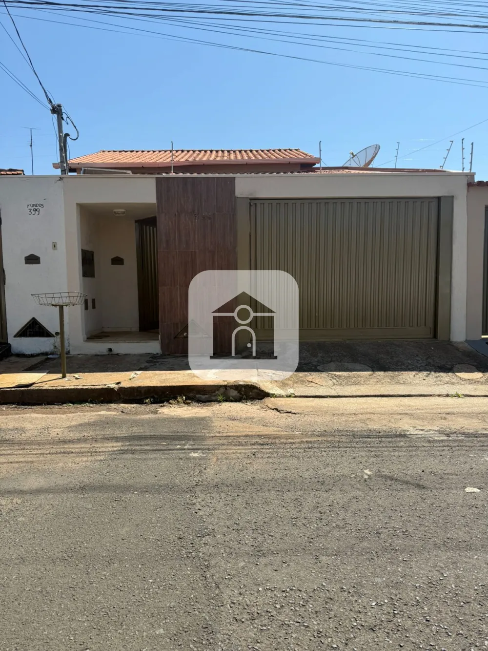 Comprar Casa / Padr&atilde;o em Araguari - Foto 1