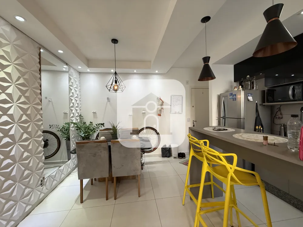 Comprar Apartamento / Padr&atilde;o em Uberlandia R$ 330.000,00 - Foto 4