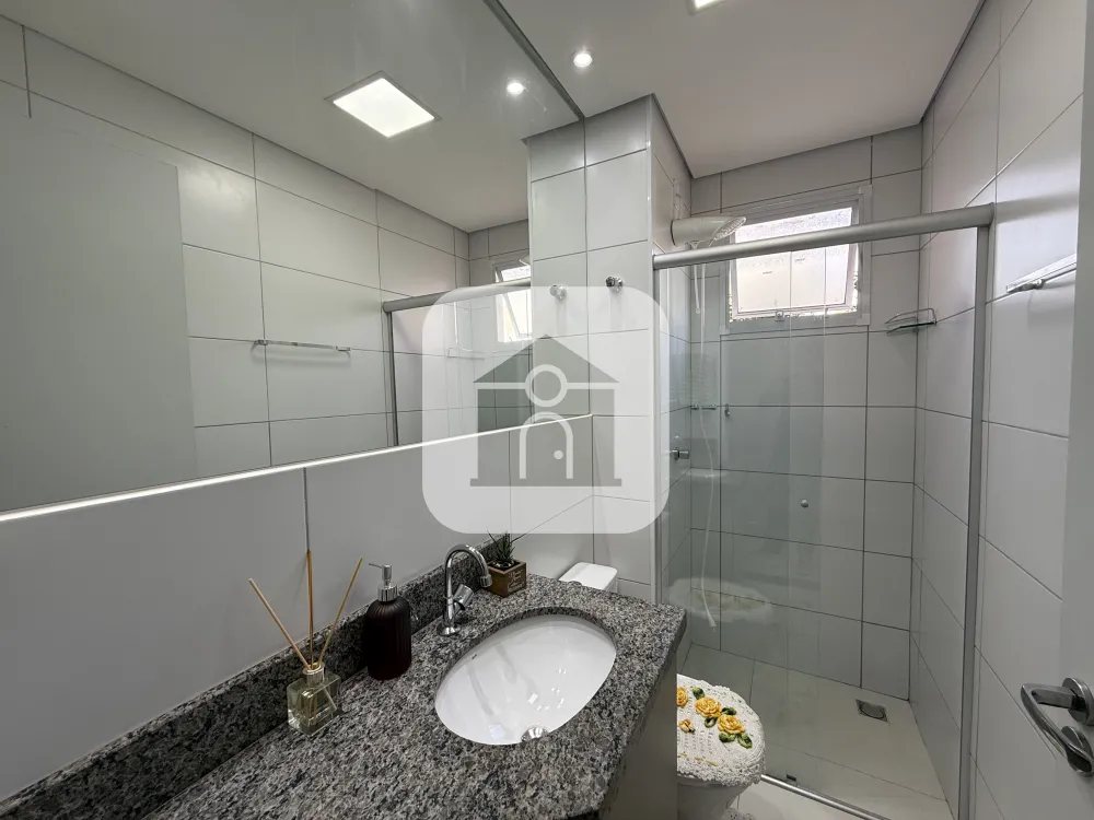 Comprar Apartamento / Padr&atilde;o em Uberlandia R$ 330.000,00 - Foto 17