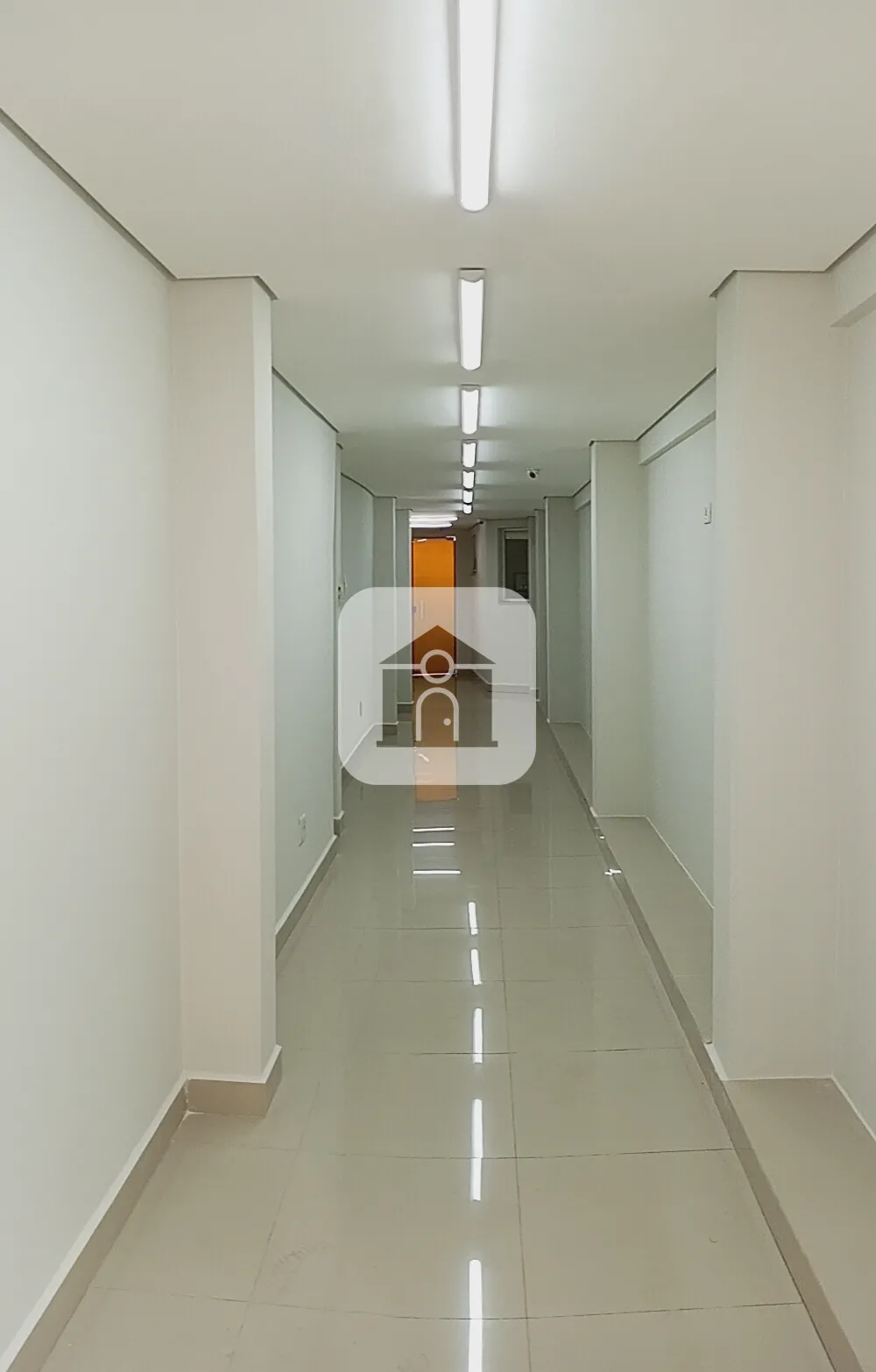 Alugar Comercial / Sala Comercial em Uberl&acirc;ndia R$ 1.900,00 - Foto 1