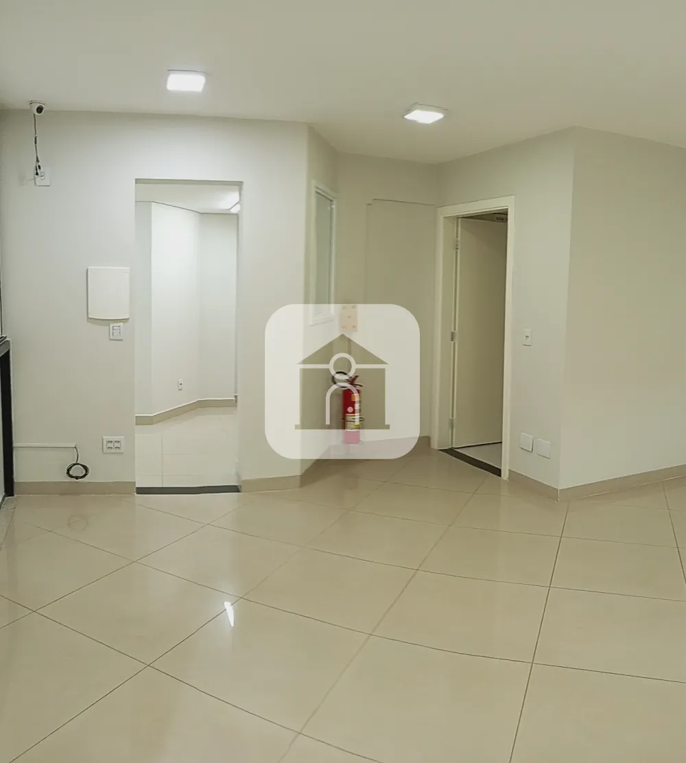 Alugar Comercial / Sala Comercial em Uberl&acirc;ndia R$ 1.900,00 - Foto 2