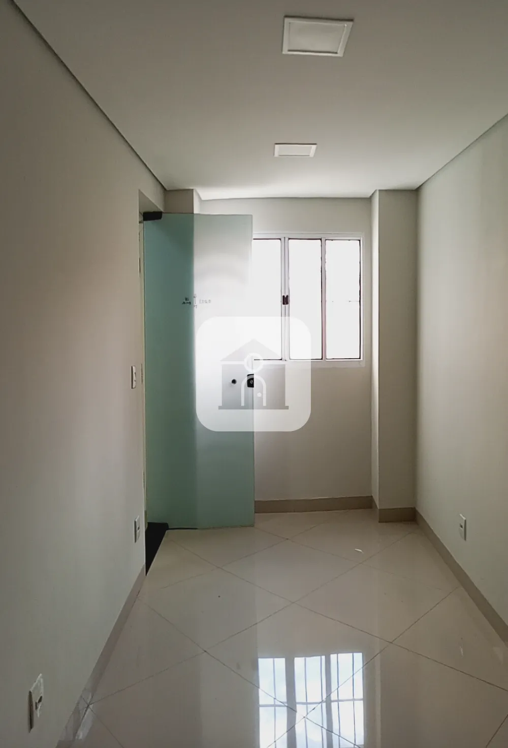 Alugar Comercial / Sala Comercial em Uberl&acirc;ndia R$ 1.900,00 - Foto 8