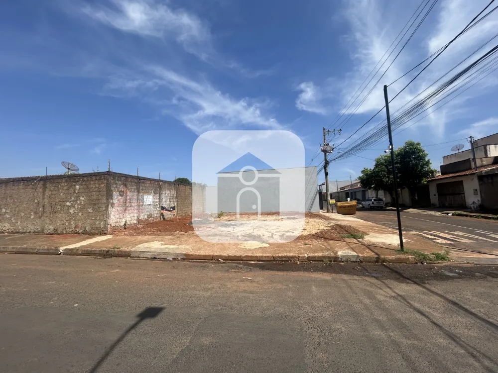 Alugar Terreno / &Aacute;rea em Uberl&acirc;ndia R$ 1.100,00 - Foto 1
