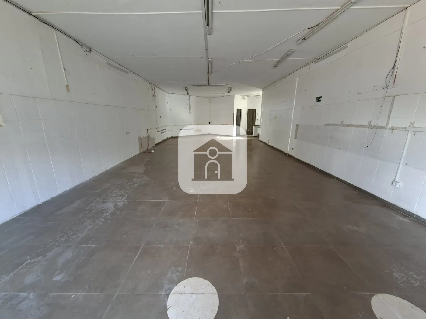 Alugar Comercial / Loja em Uberl&acirc;ndia R$ 2.000,00 - Foto 1