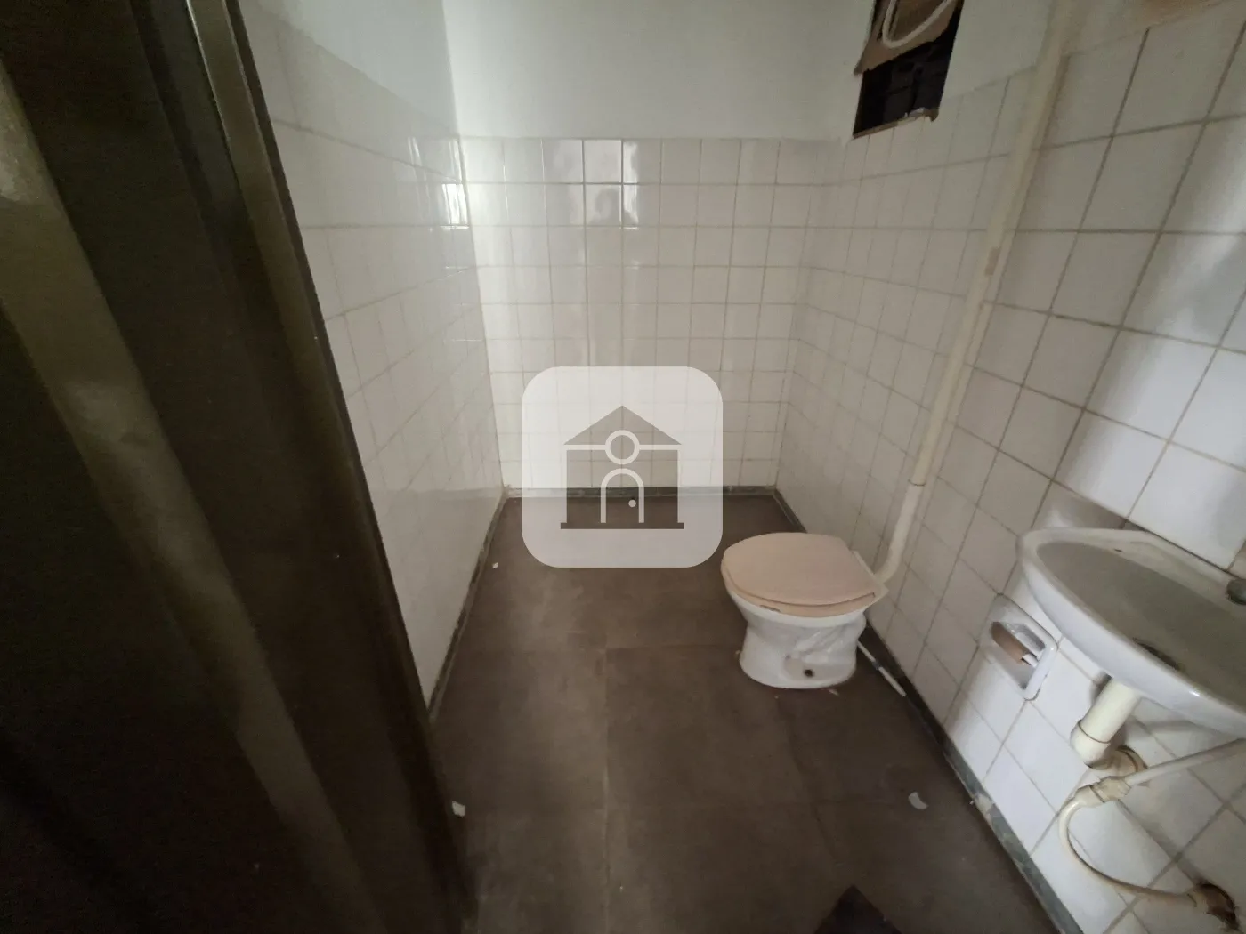 Alugar Comercial / Loja em Uberl&acirc;ndia R$ 2.000,00 - Foto 5