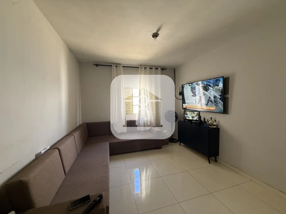 Alugar Casa / Padr&atilde;o em Uberl&acirc;ndia R$ 2.100,00 - Foto 3
