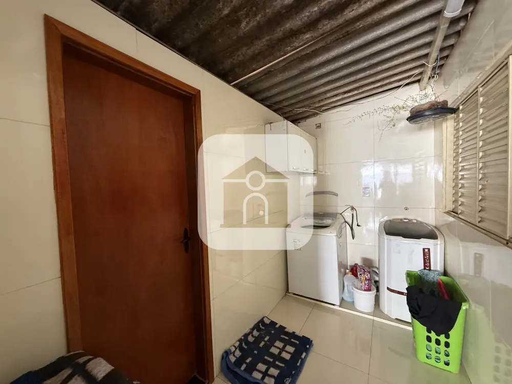 Alugar Casa / Padr&atilde;o em Uberl&acirc;ndia R$ 2.100,00 - Foto 9