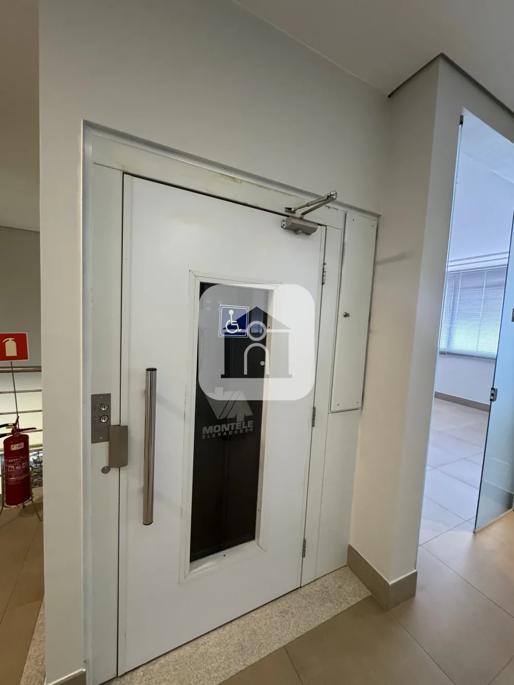 Alugar Comercial / Pr&eacute;dio em Uberl&acirc;ndia R$ 15.000,00 - Foto 5