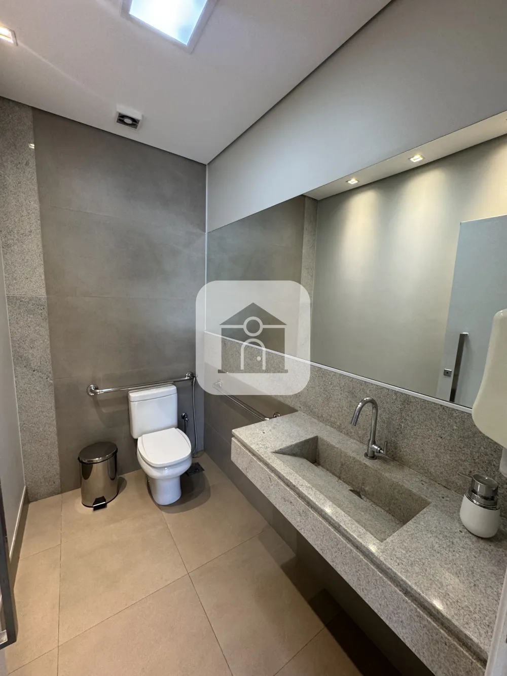 Alugar Comercial / Pr&eacute;dio em Uberl&acirc;ndia R$ 15.000,00 - Foto 11