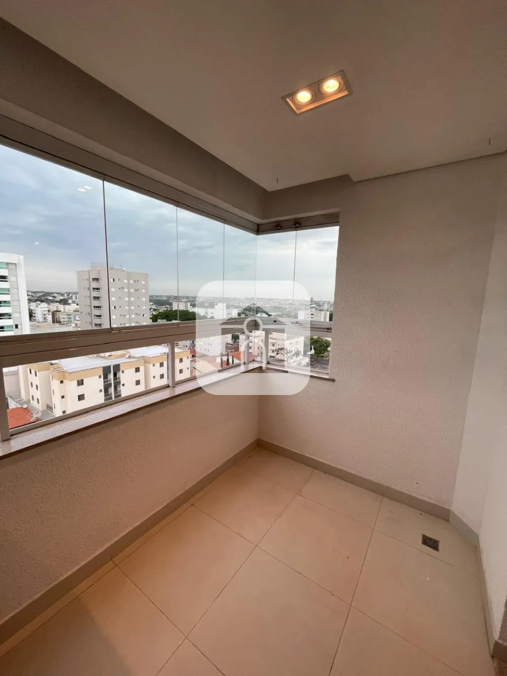 Alugar Apartamento / Padr&atilde;o em Uberl&acirc;ndia R$ 3.300,00 - Foto 14