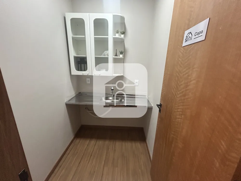 Alugar Comercial / Sala Comercial em Uberl&acirc;ndia R$ 1.800,00 - Foto 5