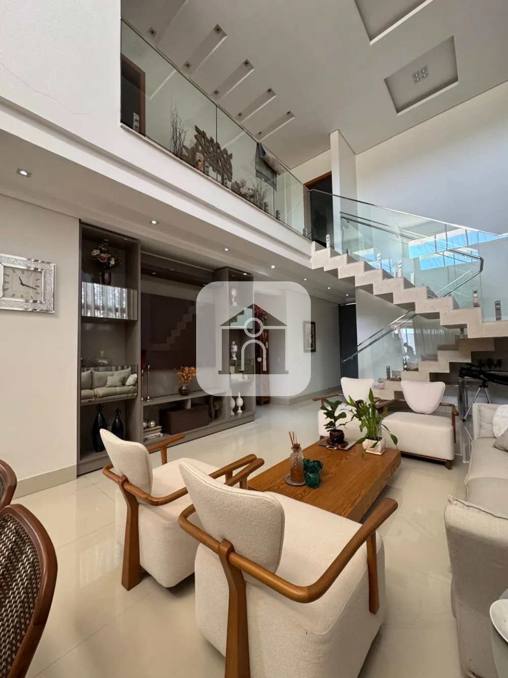 Alugar Casa / Condom&iacute;nio ou Loteamento Fechado em Uberl&acirc;ndia R$ 15.000,00 - Foto 1