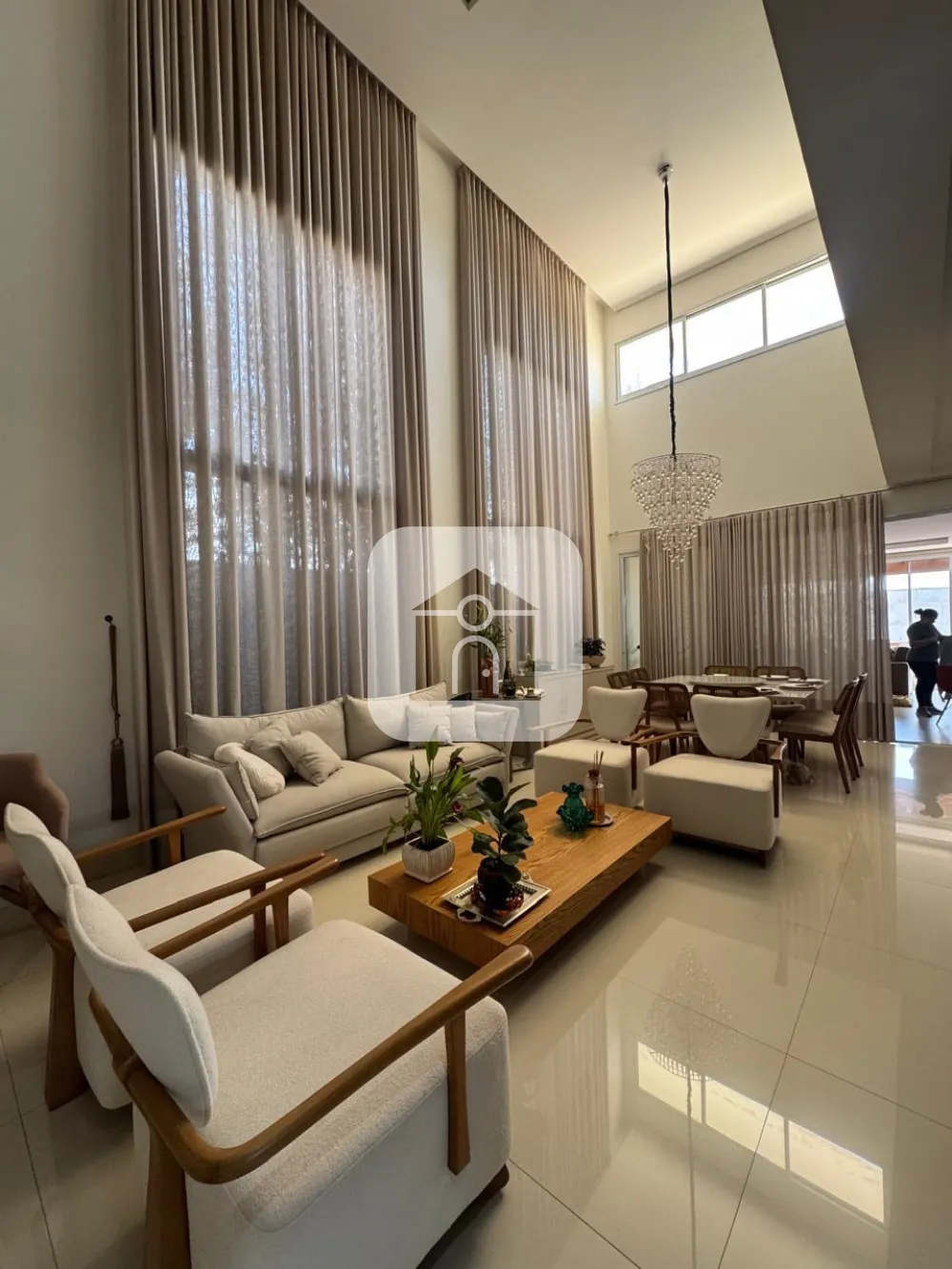 Alugar Casa / Condom&iacute;nio ou Loteamento Fechado em Uberl&acirc;ndia R$ 15.000,00 - Foto 4