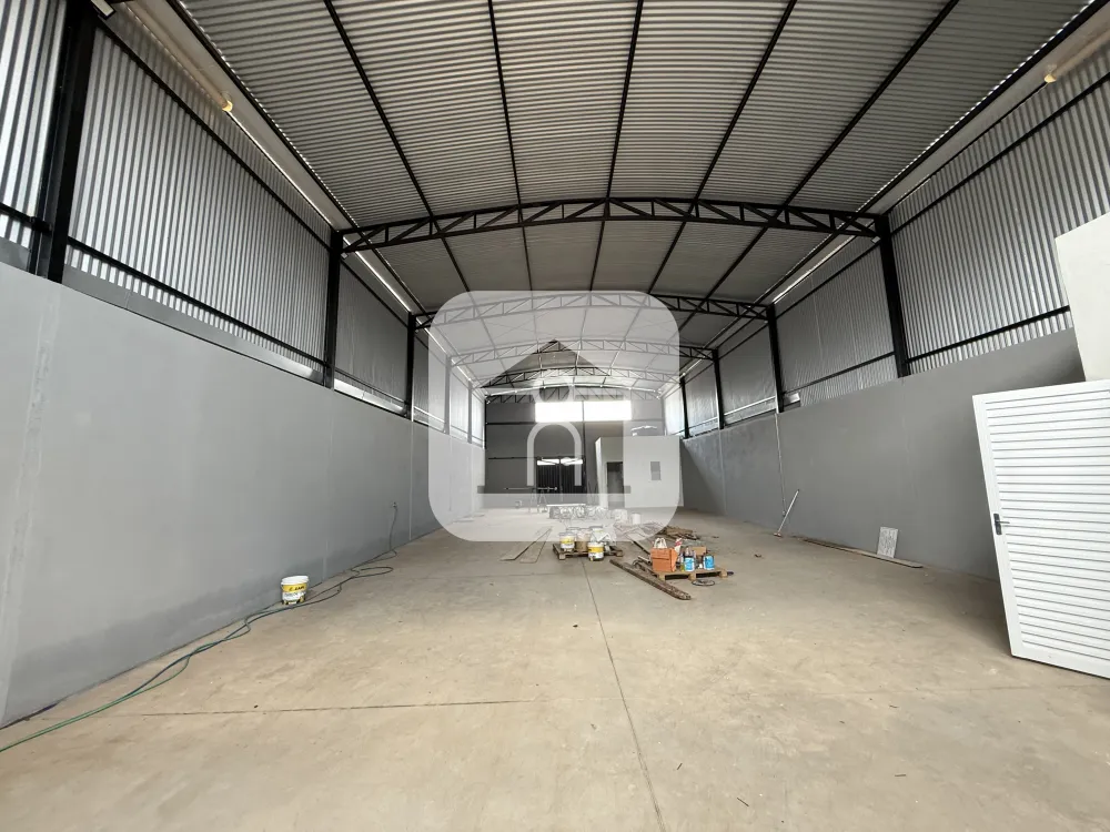 Alugar Comercial / Galp&atilde;o em Uberl&acirc;ndia R$ 6.000,00 - Foto 2