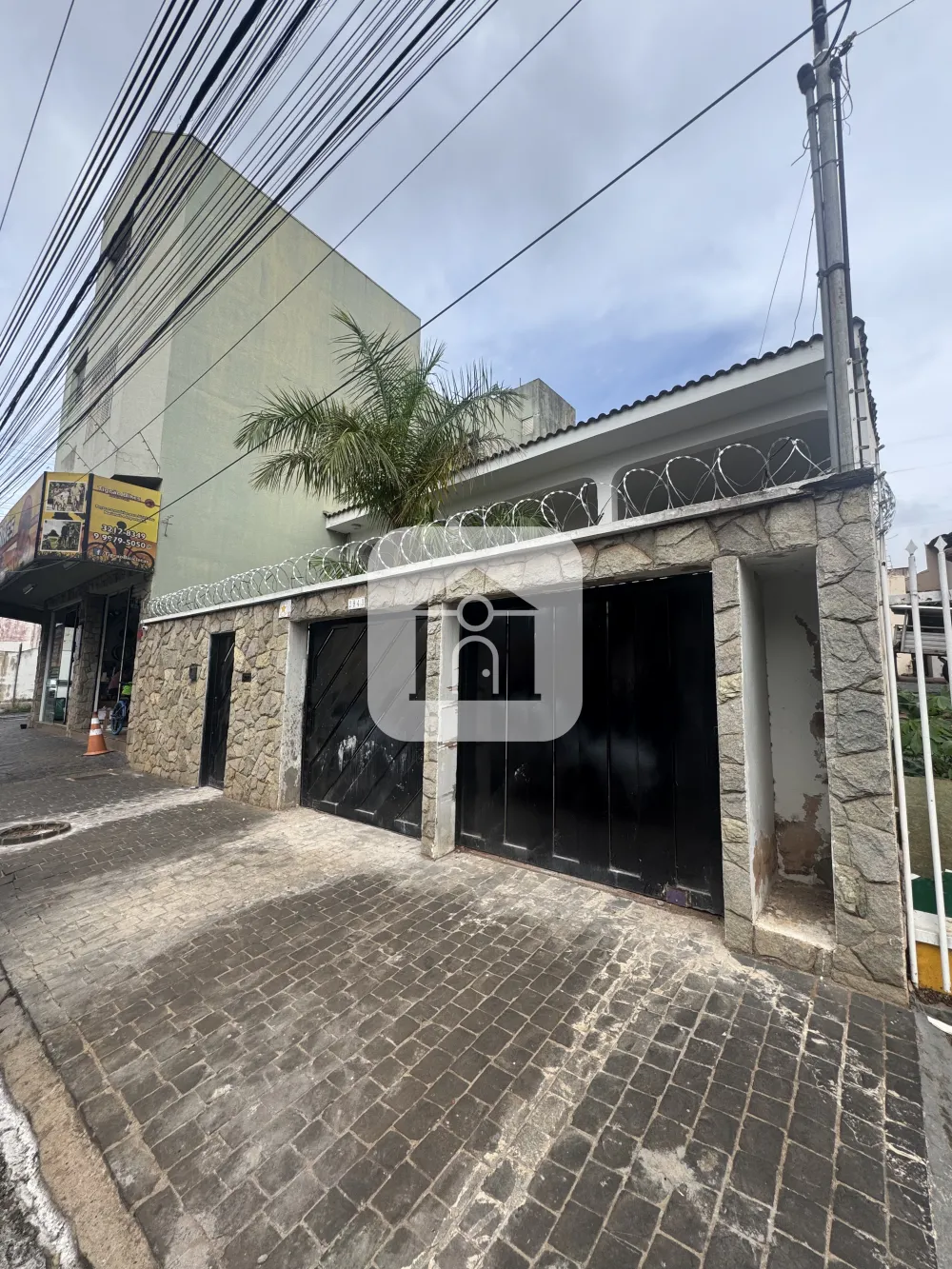 Alugar Casa / Padr&atilde;o em Uberl&acirc;ndia R$ 5.500,00 - Foto 1