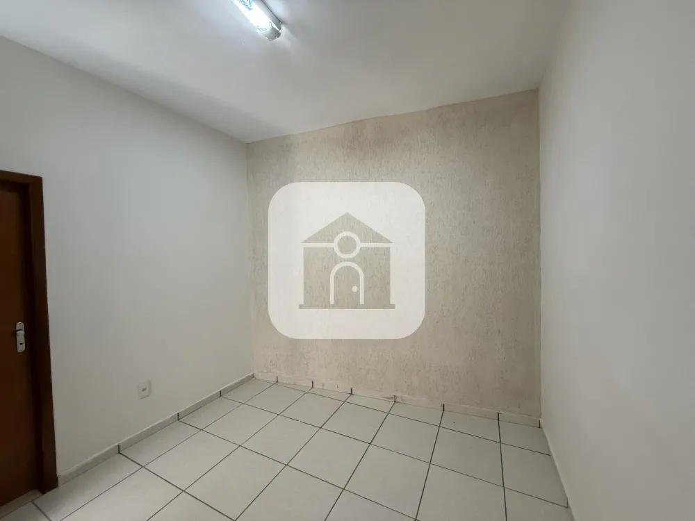 Alugar Casa / Padr&atilde;o em Uberl&acirc;ndia R$ 1.500,00 - Foto 6