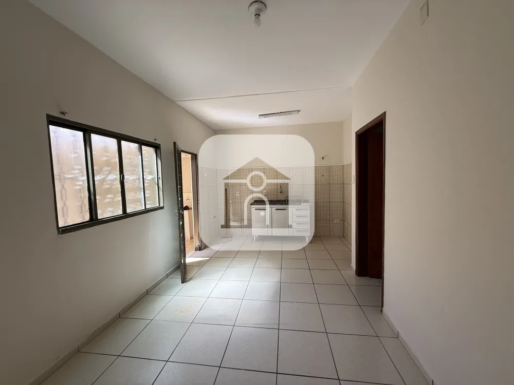 Alugar Casa / Padr&atilde;o em Uberl&acirc;ndia R$ 1.500,00 - Foto 2