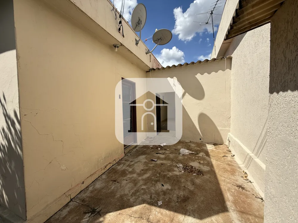 Alugar Casa / Padr&atilde;o em Uberl&acirc;ndia R$ 1.500,00 - Foto 12
