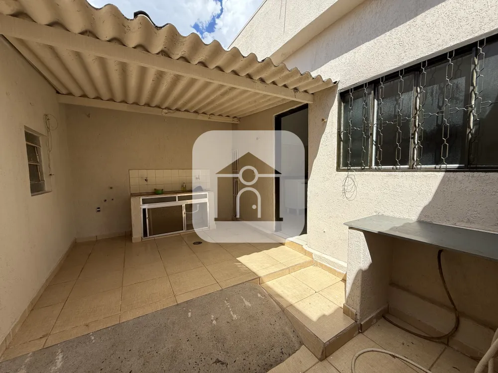 Alugar Casa / Padr&atilde;o em Uberl&acirc;ndia R$ 1.500,00 - Foto 14