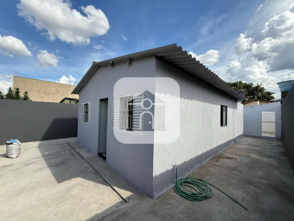 Comprar Casa / Padr&atilde;o em Uberl&acirc;ndia R$ 270.000,00 - Foto 1