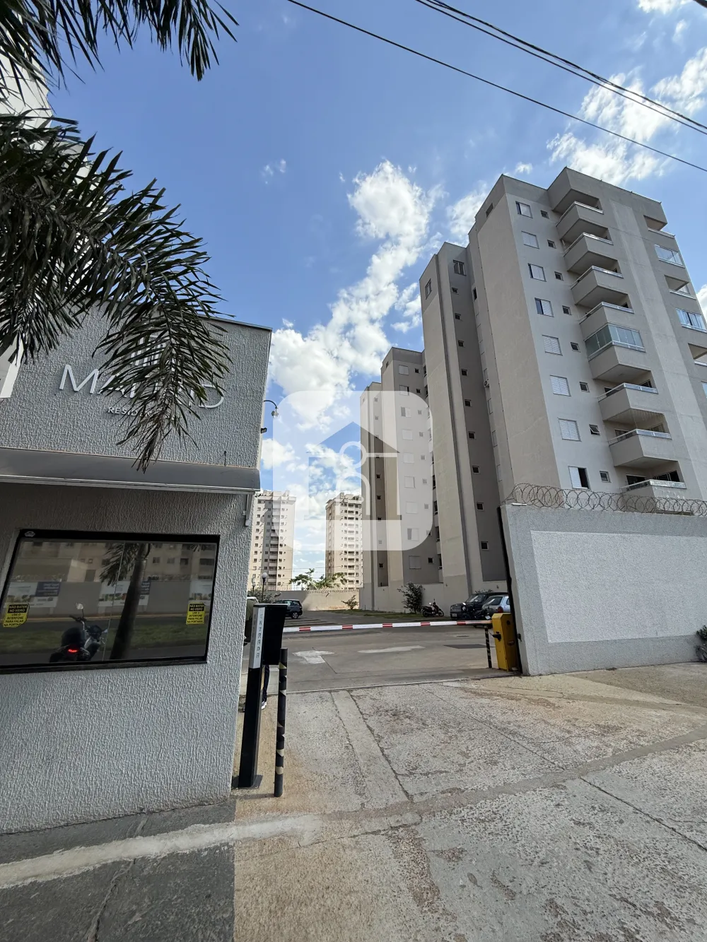 Alugar Apartamento / Padr&atilde;o em Uberl&acirc;ndia R$ 1.200,00 - Foto 1