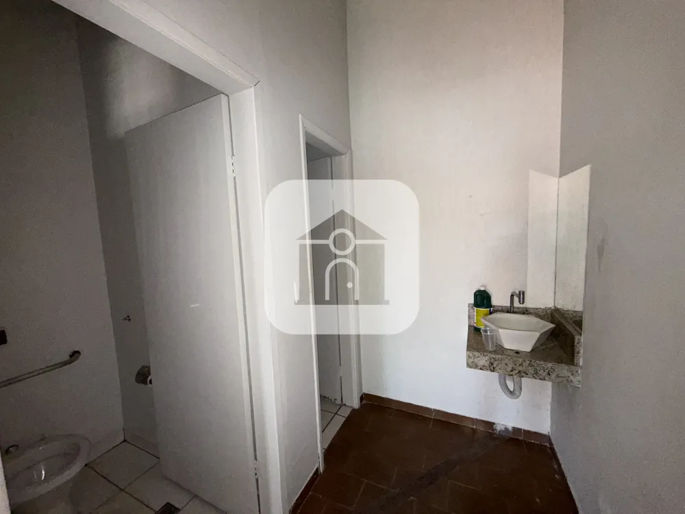 Alugar Comercial / Loja em Uberl&acirc;ndia R$ 1.500,00 - Foto 5