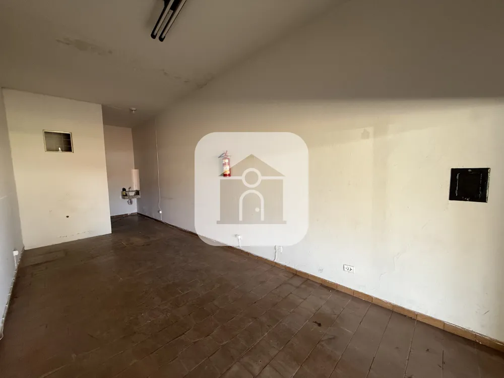Alugar Comercial / Loja em Uberl&acirc;ndia R$ 1.500,00 - Foto 4