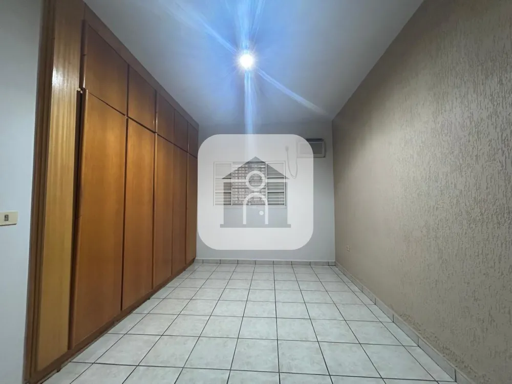 Alugar Casa / Padr&atilde;o em Uberl&acirc;ndia R$ 3.700,00 - Foto 11