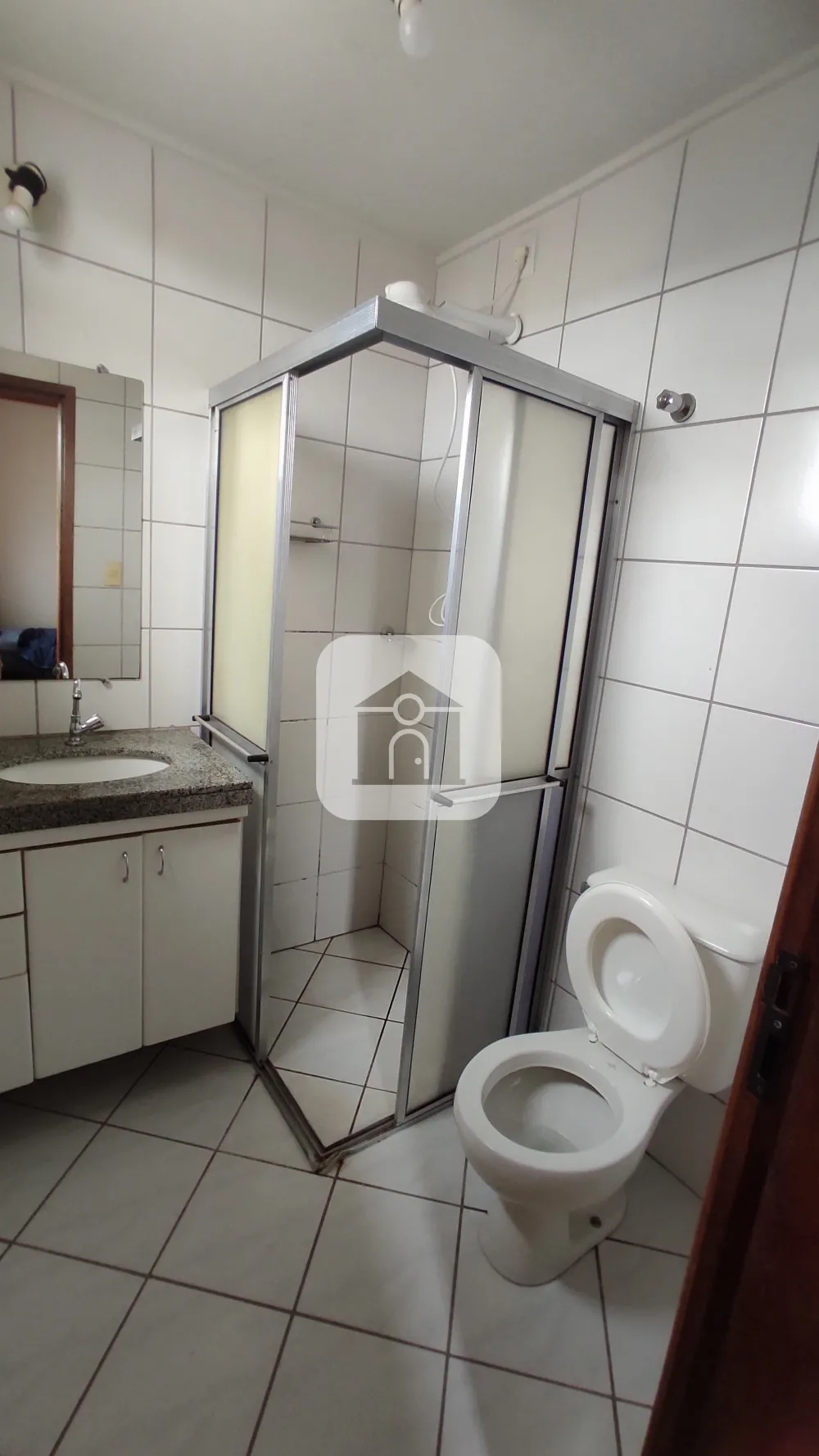 Comprar Apartamento / Padr&atilde;o em Uberl&acirc;ndia R$ 205.000,00 - Foto 3