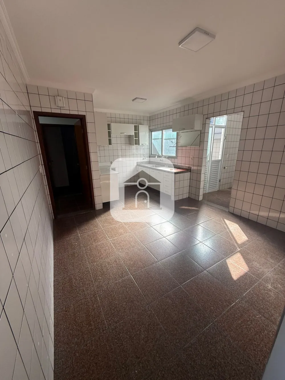 Alugar Apartamento / Sobrado em Uberl&acirc;ndia R$ 2.700,00 - Foto 3