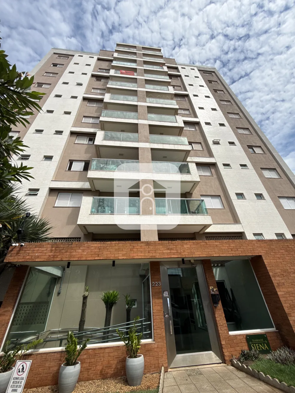 Alugar Apartamento / Padr&atilde;o em Uberlandia R$ 3.100,00 - Foto 1