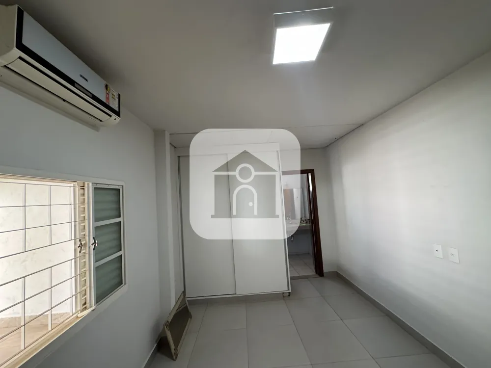 Alugar Casa / Padr&atilde;o em Uberl&acirc;ndia R$ 6.800,00 - Foto 1