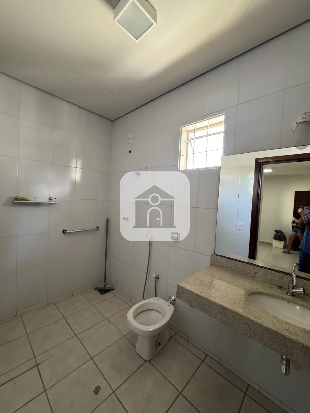 Alugar Casa / Padr&atilde;o em Uberl&acirc;ndia R$ 6.800,00 - Foto 5
