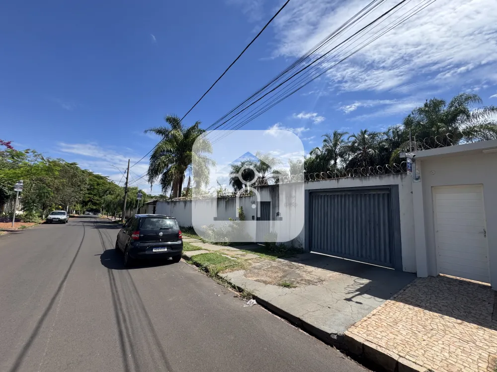 Alugar Casa / Padr&atilde;o em Uberl&acirc;ndia R$ 6.800,00 - Foto 10