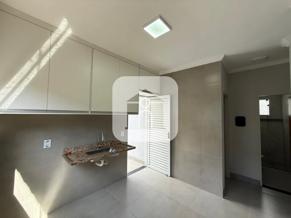 Comprar Casa / Padr&atilde;o em Uberl&acirc;ndia R$ 430.000,00 - Foto 12