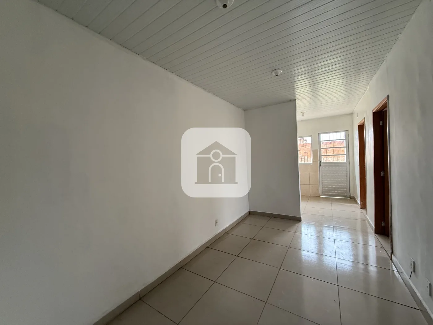 Alugar Casa / Padr&atilde;o em Uberl&acirc;ndia R$ 1.200,00 - Foto 2
