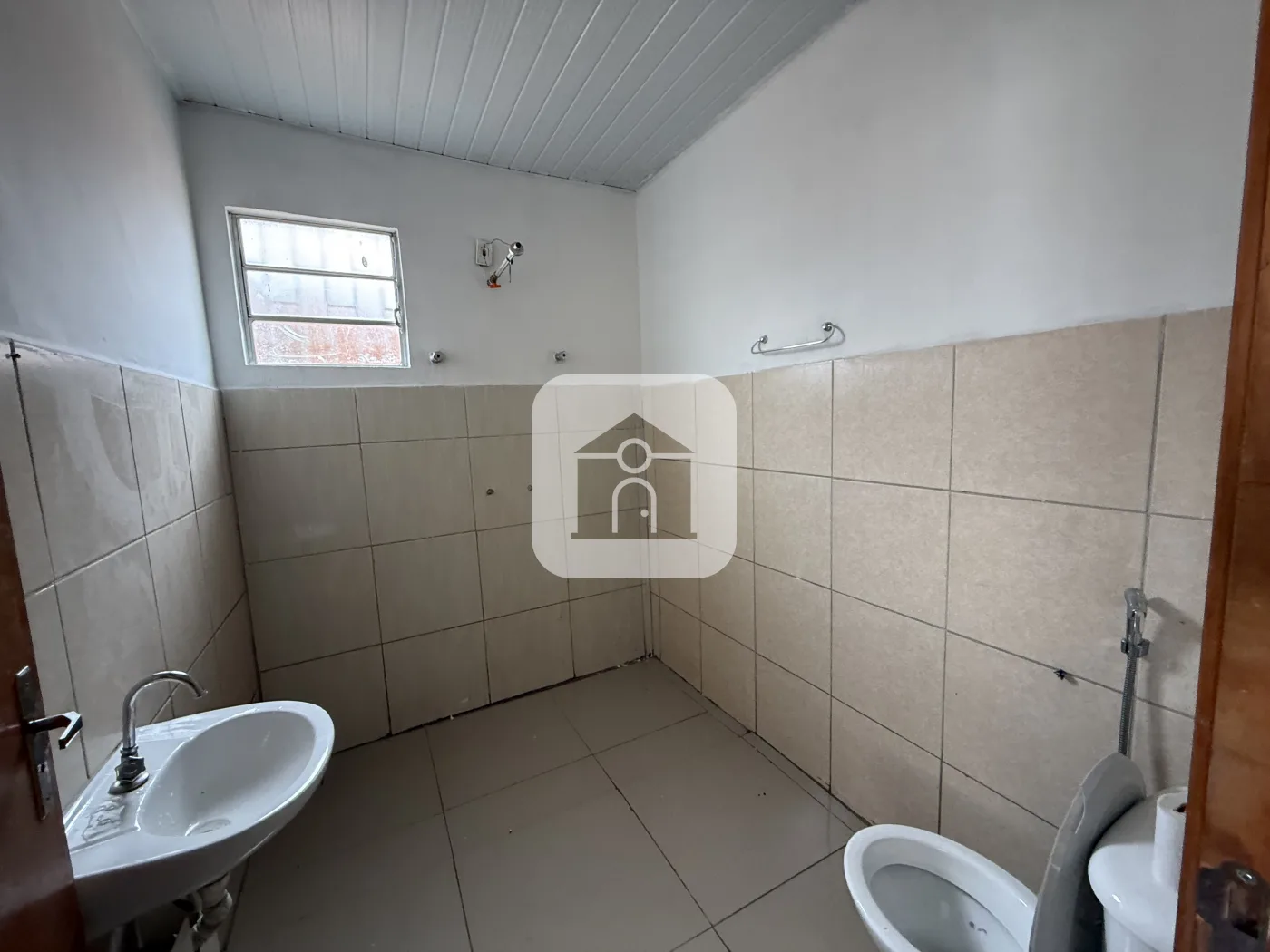 Alugar Casa / Padr&atilde;o em Uberl&acirc;ndia R$ 1.200,00 - Foto 4