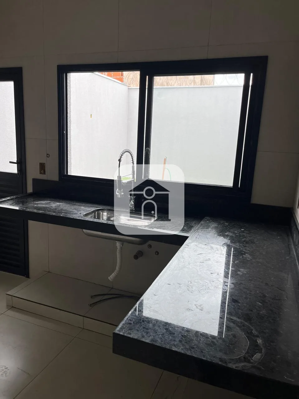 Comprar Casa / Geminada em Uberl&acirc;ndia R$ 430.000,00 - Foto 15