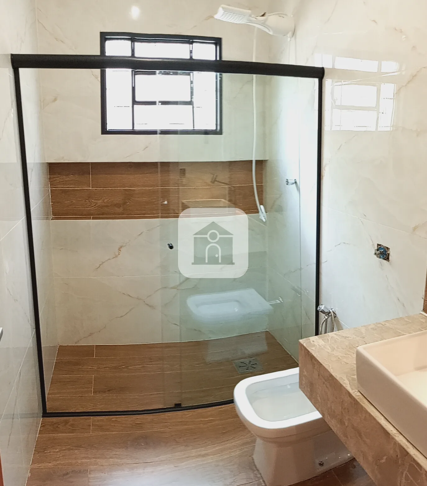 Alugar Casa / Padr&atilde;o em Uberl&acirc;ndia R$ 3.500,00 - Foto 2