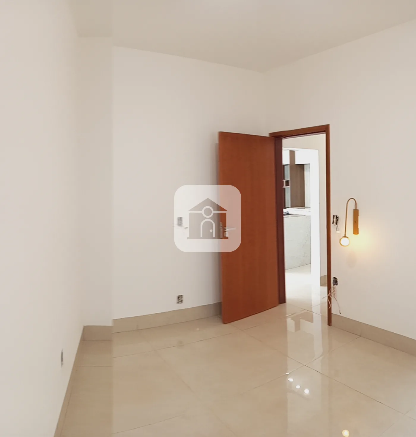 Alugar Casa / Padr&atilde;o em Uberl&acirc;ndia R$ 3.500,00 - Foto 4