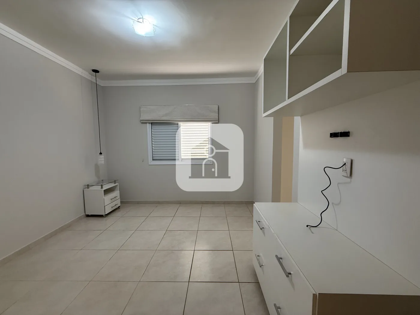 Alugar Casa / Condom&iacute;nio ou Loteamento Fechado em Uberlandia R$ 8.400,00 - Foto 2