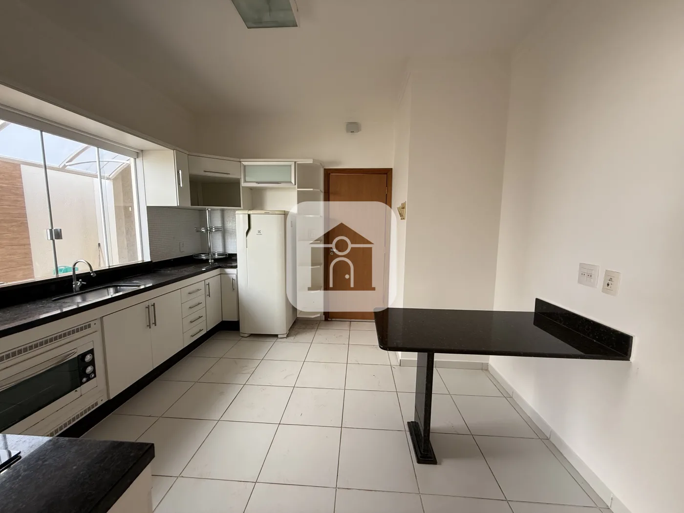 Alugar Casa / Condom&iacute;nio ou Loteamento Fechado em Uberlandia R$ 8.400,00 - Foto 5