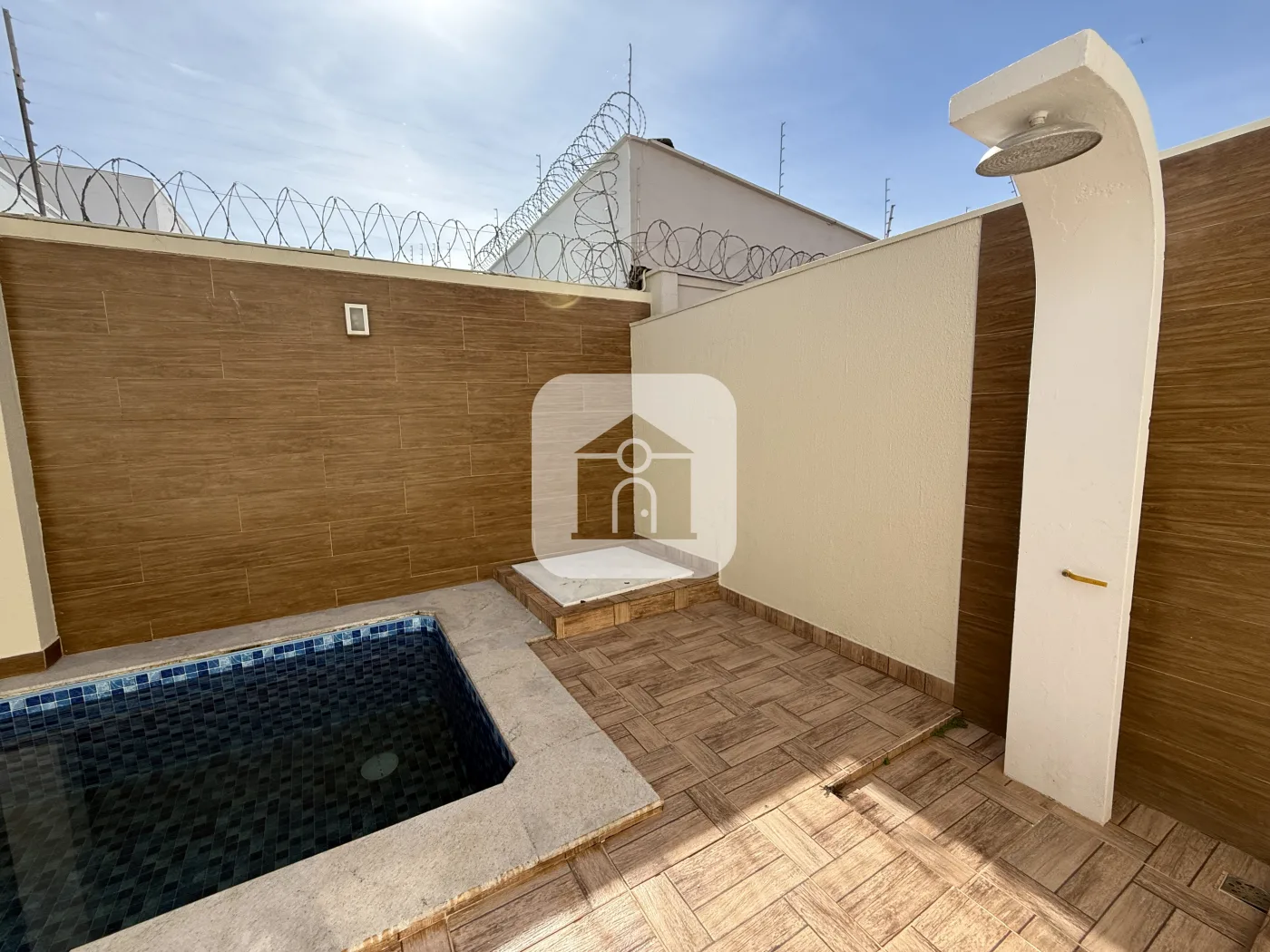 Alugar Casa / Condom&iacute;nio ou Loteamento Fechado em Uberlandia R$ 8.400,00 - Foto 11