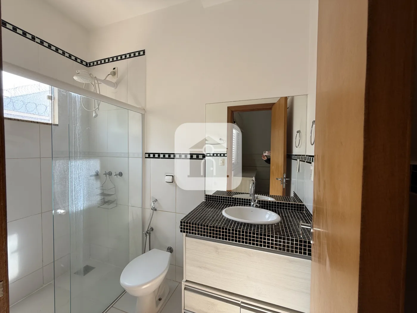 Alugar Casa / Condom&iacute;nio ou Loteamento Fechado em Uberlandia R$ 8.400,00 - Foto 22