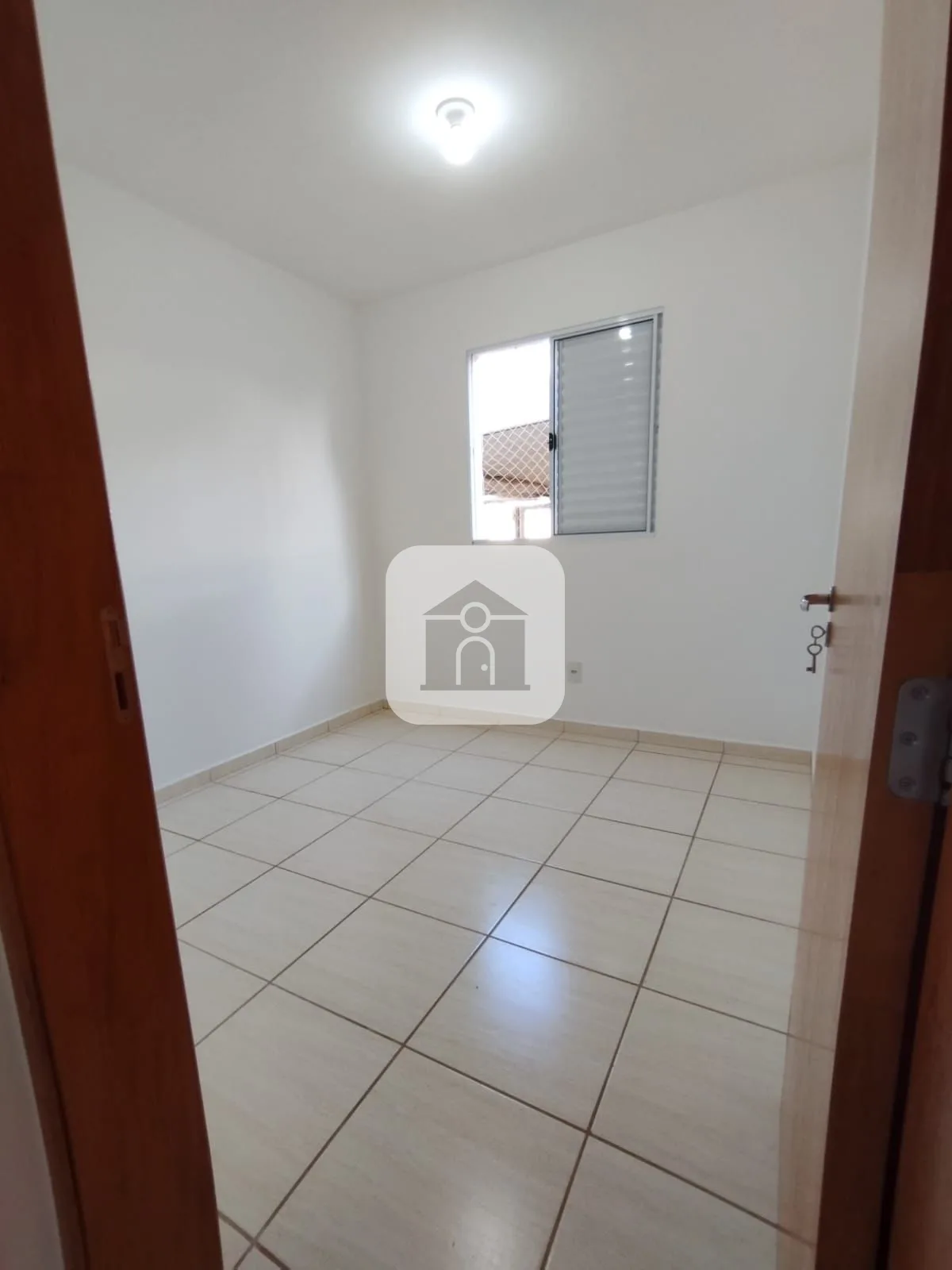Alugar Apartamento / Padr&atilde;o em Uberl&acirc;ndia R$ 1.000,00 - Foto 1