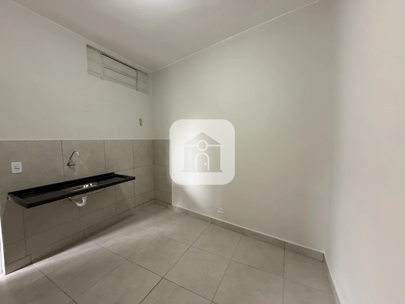 Alugar Casa / Padr&atilde;o em Uberl&acirc;ndia R$ 950,00 - Foto 2