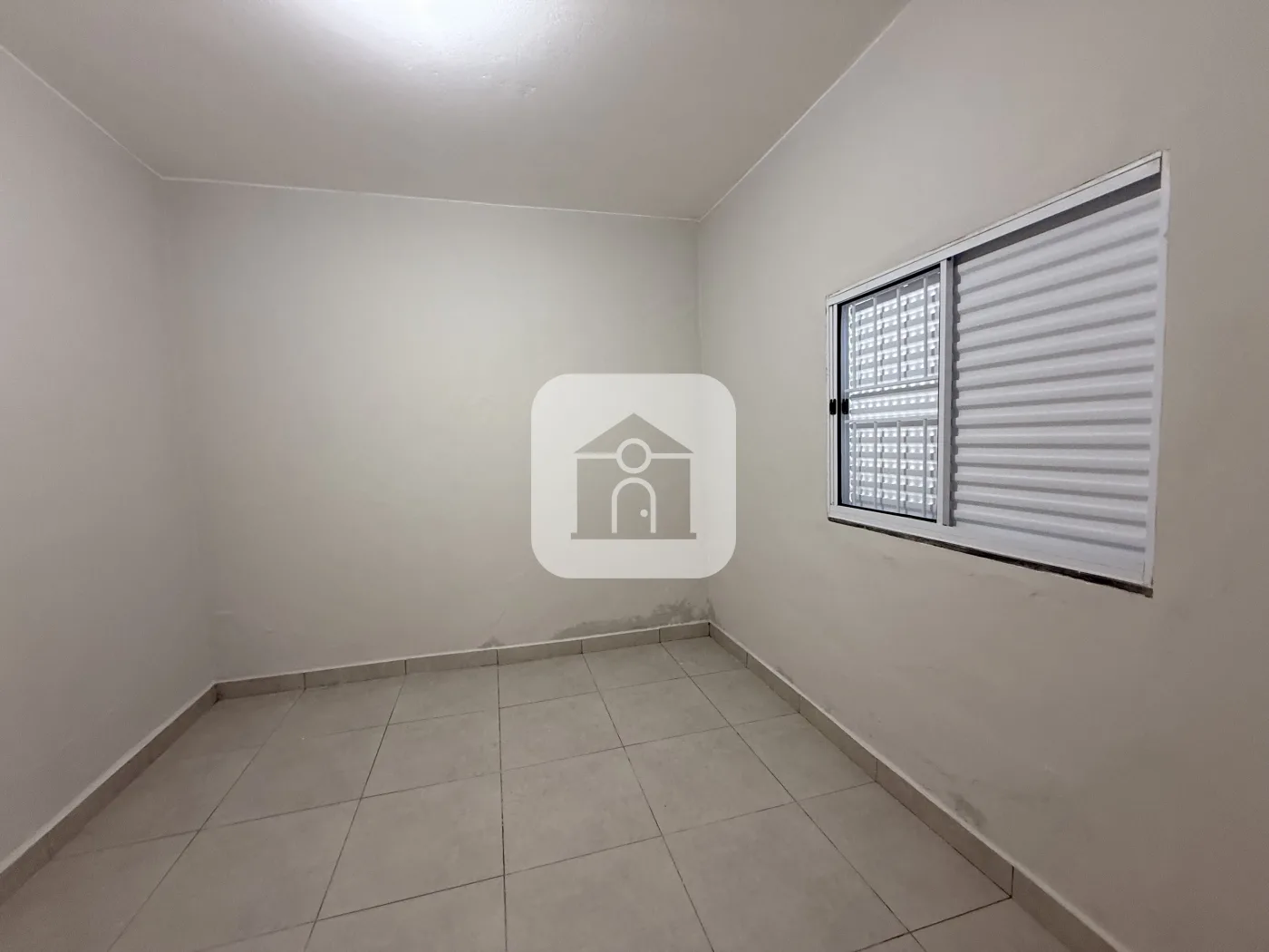 Alugar Casa / Padr&atilde;o em Uberl&acirc;ndia R$ 950,00 - Foto 7