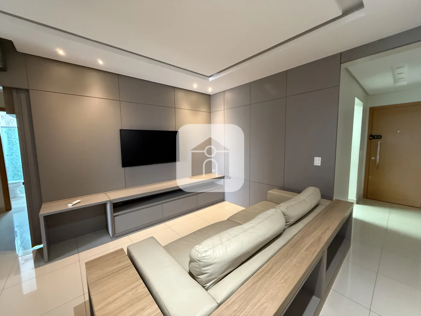 Alugar Apartamento / Padr&atilde;o em Uberlandia R$ 4.200,00 - Foto 1